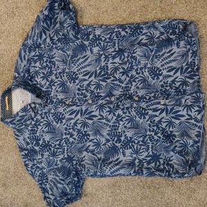 Ted Baker floral button up short sleeve dress shirt. Mens size Large.